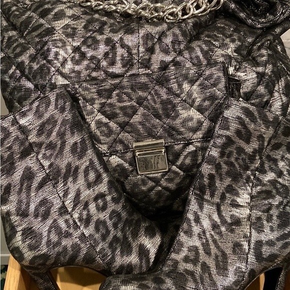 Black and Gray Cheetah Print Boots and Tote Set - Picture 3 of 10